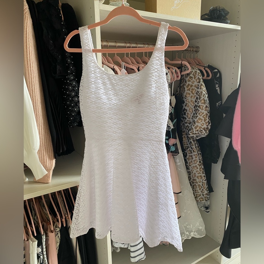 RED by Saks Fifth Avenue white dress. Size medium.